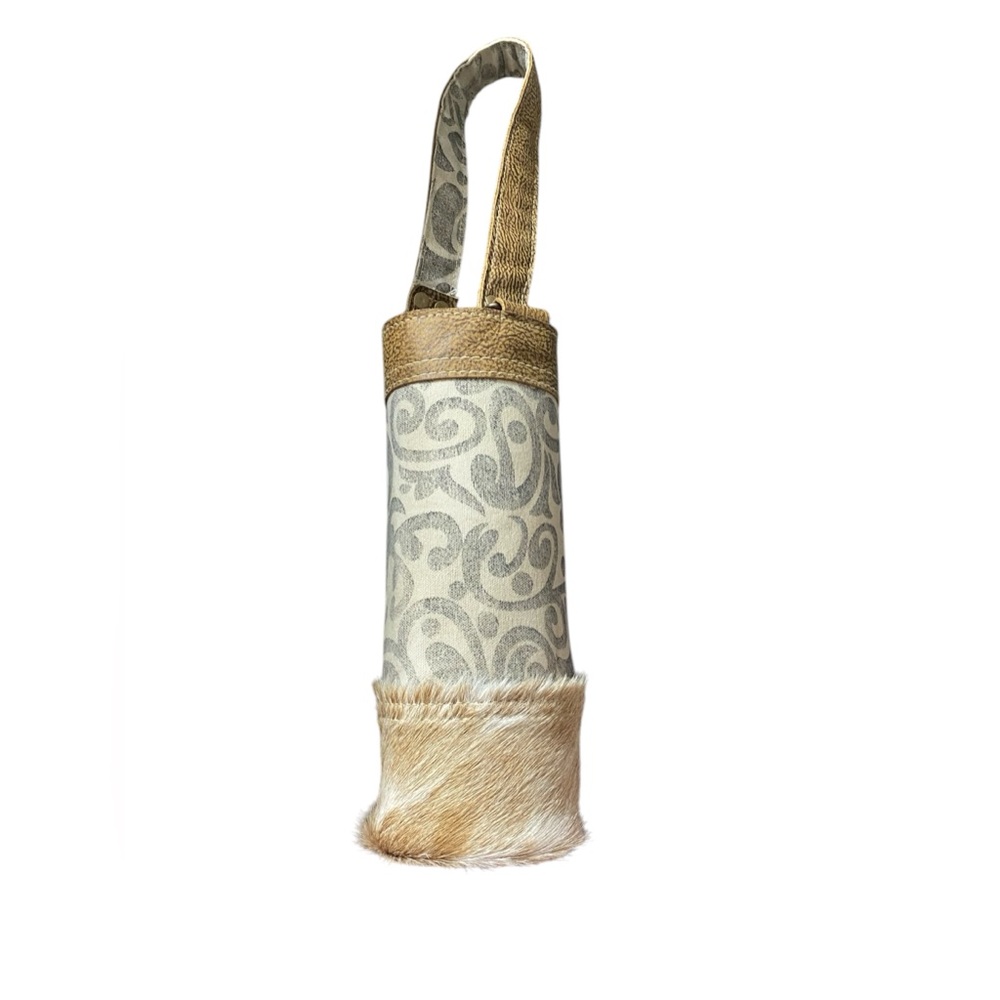 Myra wine bottle carrier